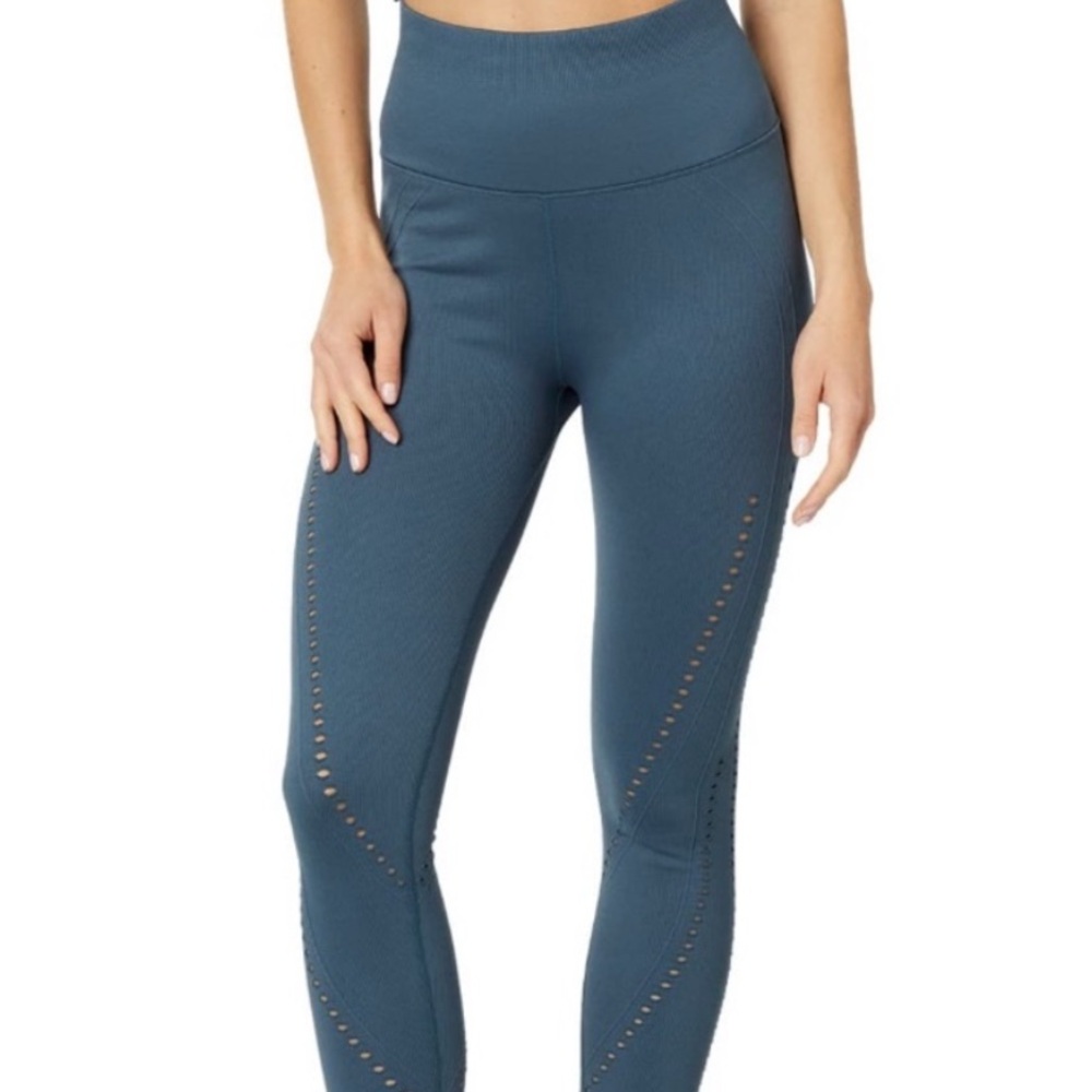 NWOT* spiritual gangster * seamless 7/8 leggings * size  m/l